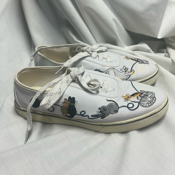 sabastino Shoes - Vtg 90s Embroidered Cat Sneakers 8.5  White Vinyl Sabastino Country Garden Women